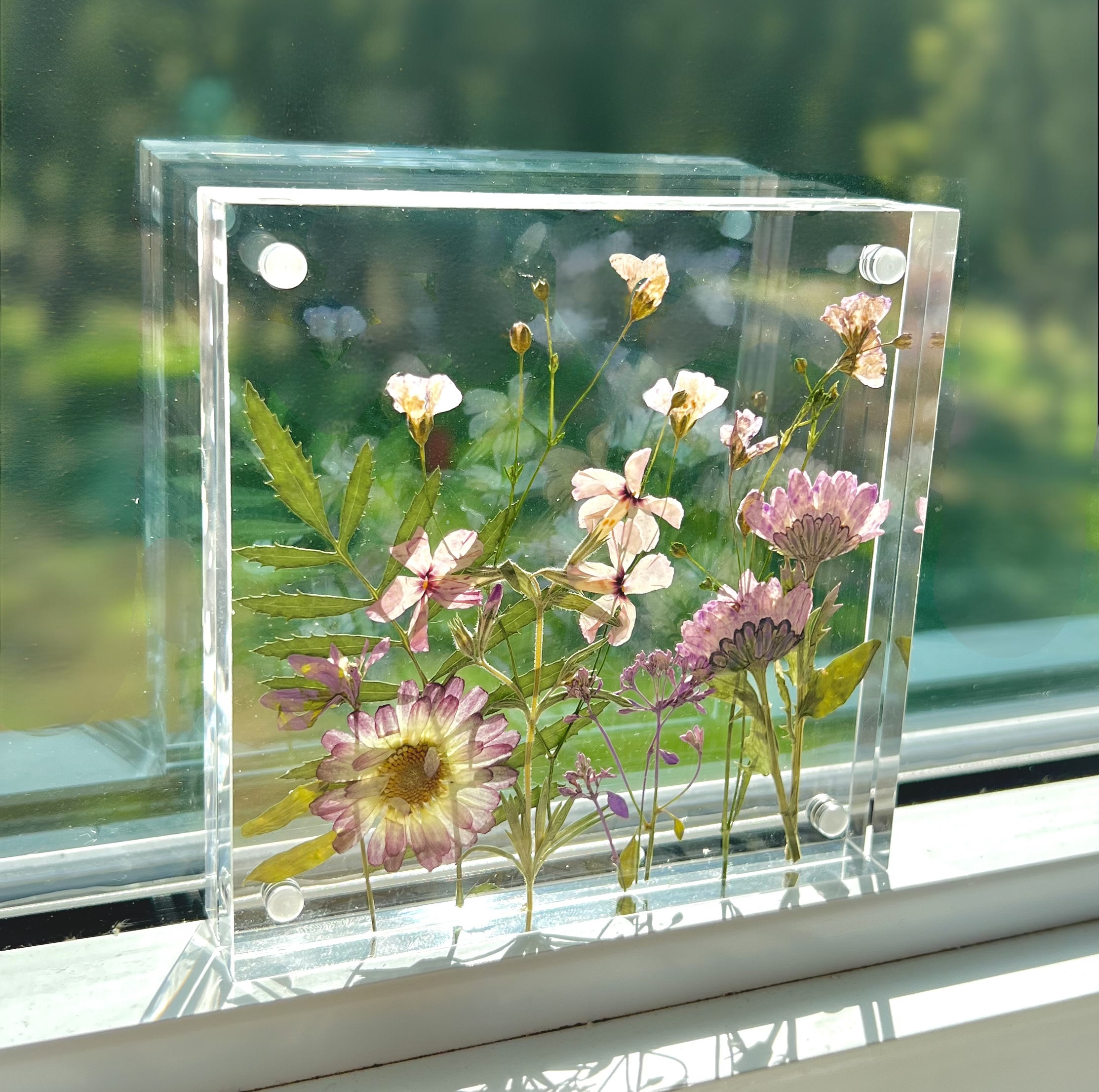 DIY pressed flower frame kit: Acrylic flower shelf sitters (Set of 2) - Image 3